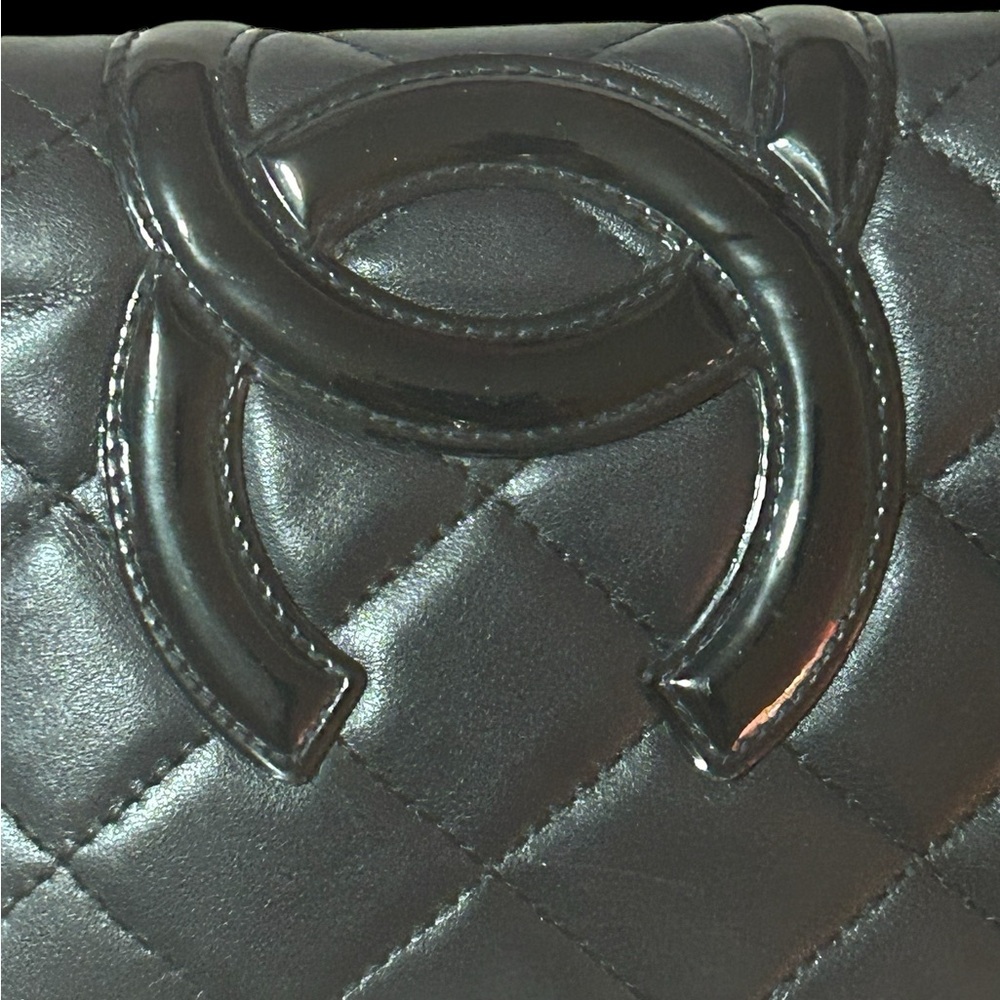 EUC Chanel Black Leather Cambon Ligne Bifold Wallet /Patent Leather Logo Cs/COA - Picture 2 of 13